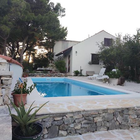 Vacation House Milka Milna  Exterior foto
